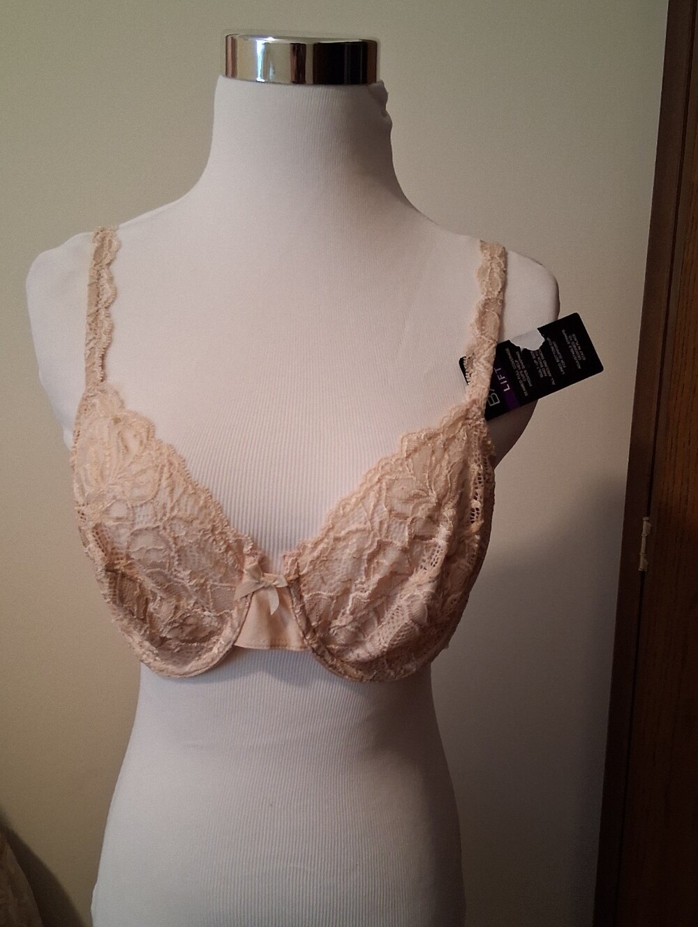 Bali Lift Women's Lace Bra Champagne Shimmer 38B NWT